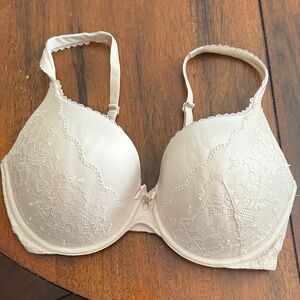 Victoria’s Secret Elegant Lace Women's Bra - Cream